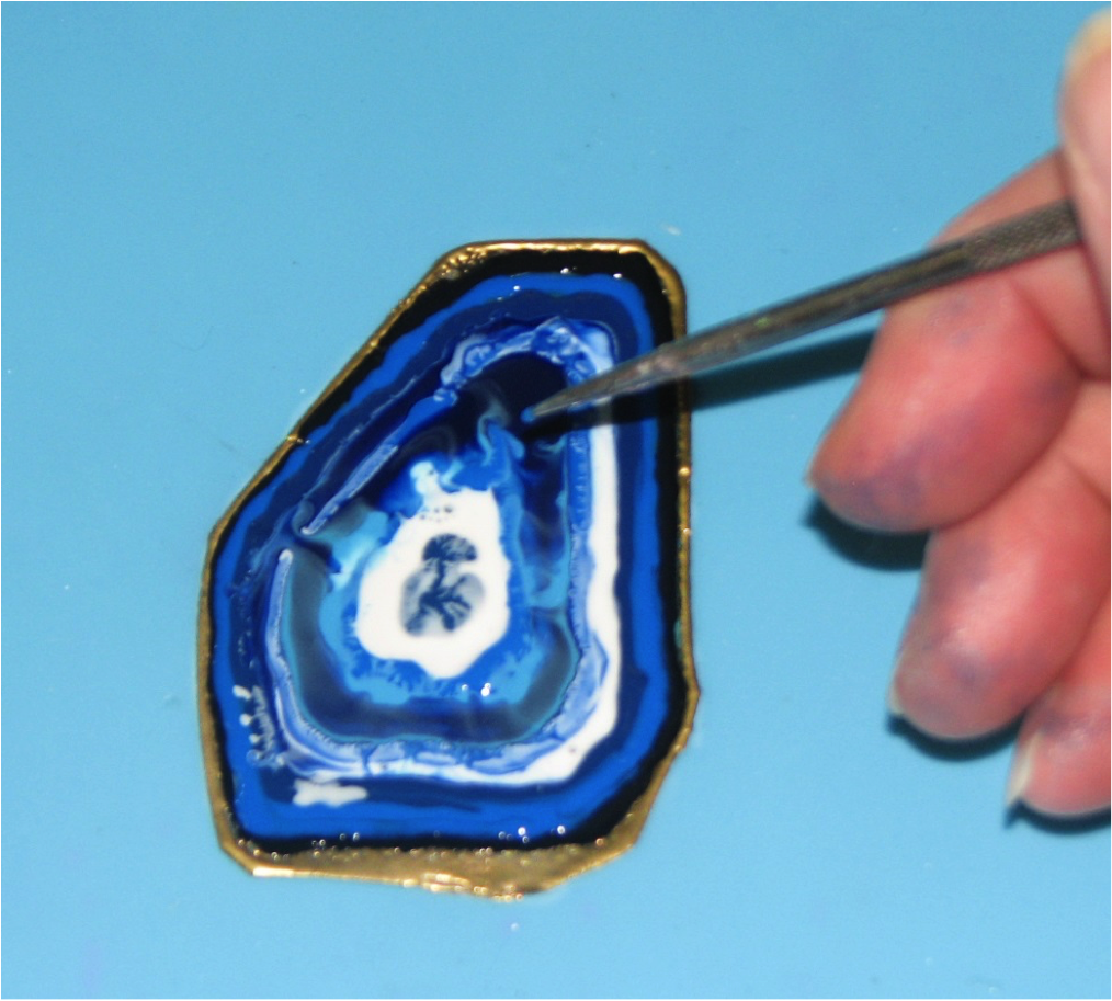 use a doodlestix to make agate stone